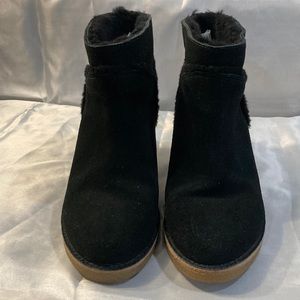 UGG Women's Kasen Booties Black
Size 8 NWOT. No Box